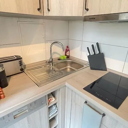 Apartment Modern L Netflix L Fast Wifi L Xbox