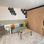 Modern L Netflix L Fast Wifi L Xbox Apartmán