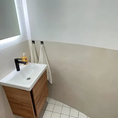 Modern L Netflix L Fast Wifi L Xbox Lejlighed *