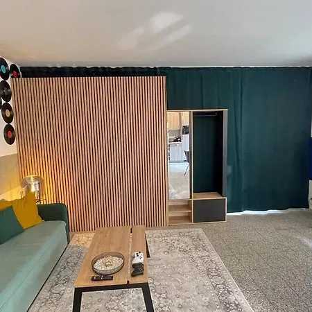 Modern L Netflix L Fast Wifi L Xbox شقة برلين