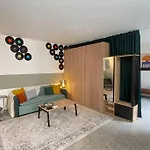 Modern L Netflix L Fast Wifi L Xbox Διαμέρισμα *