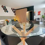 Διαμέρισμα Modern L Netflix L Fast Wifi L Xbox